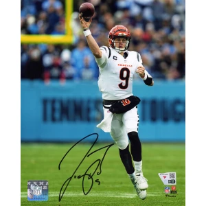 Joe Burrow Signed Cincinnati Bengals White Jersey Passing vs Titans 8x10 Photo - (Fanatics)