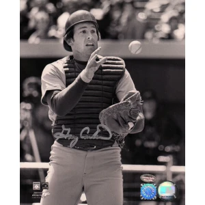 Gary Carter Signed Montreal Expos B&W Catching 8x10 Photo - (In Silver)