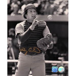 Gary Carter Signed Montreal Expos B&W Catching 8x10 Photo - (In Gold)