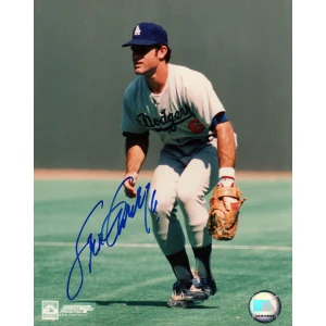 Steve Garvey Signed Los Angeles Dodgers Fielding 8x10 Photo