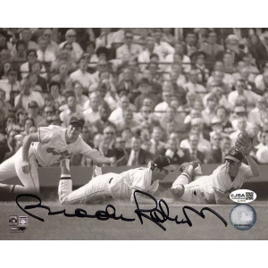 Brooks Robinson Signed Baltimore Orioles Triple Diving Image B&W 8x10 Photo - (JSA)