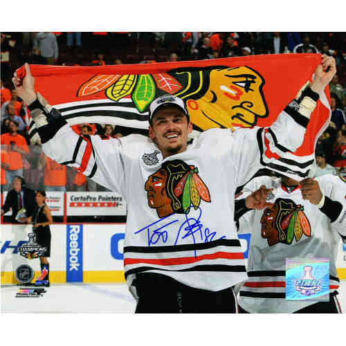 Tomas Kopecky Signed Chicago Blackhawks 2010 Stanley Cup Trophy 8x10 Photo