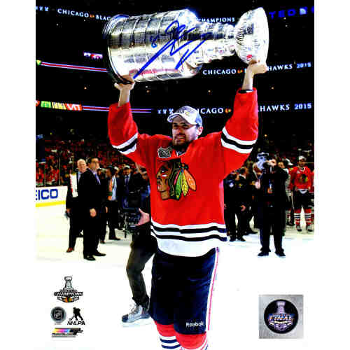 Marcus Kruger Signed Chicago Blackhawks 2015 Stanley Cup Trophy 8x10 Photo