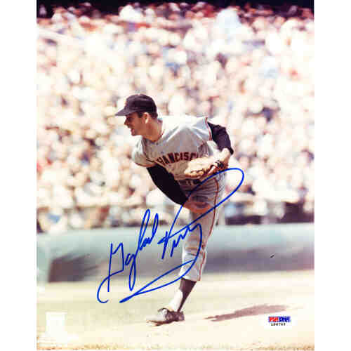 Gaylord Perry Signed San Francisco Giants Pitching Action 8x10 Photo (PSA/DNA)