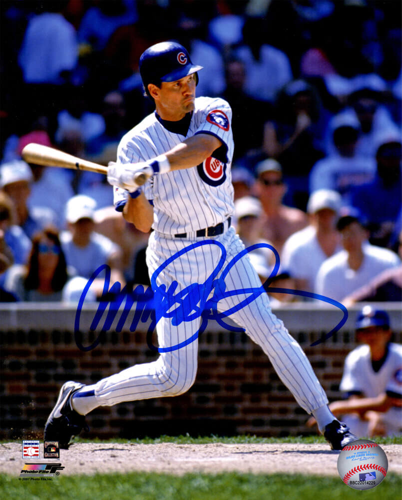 Ryne Sandberg Signed Chicago Cubs Swinging Action 8x10 Photo - Schwartz  Authentic