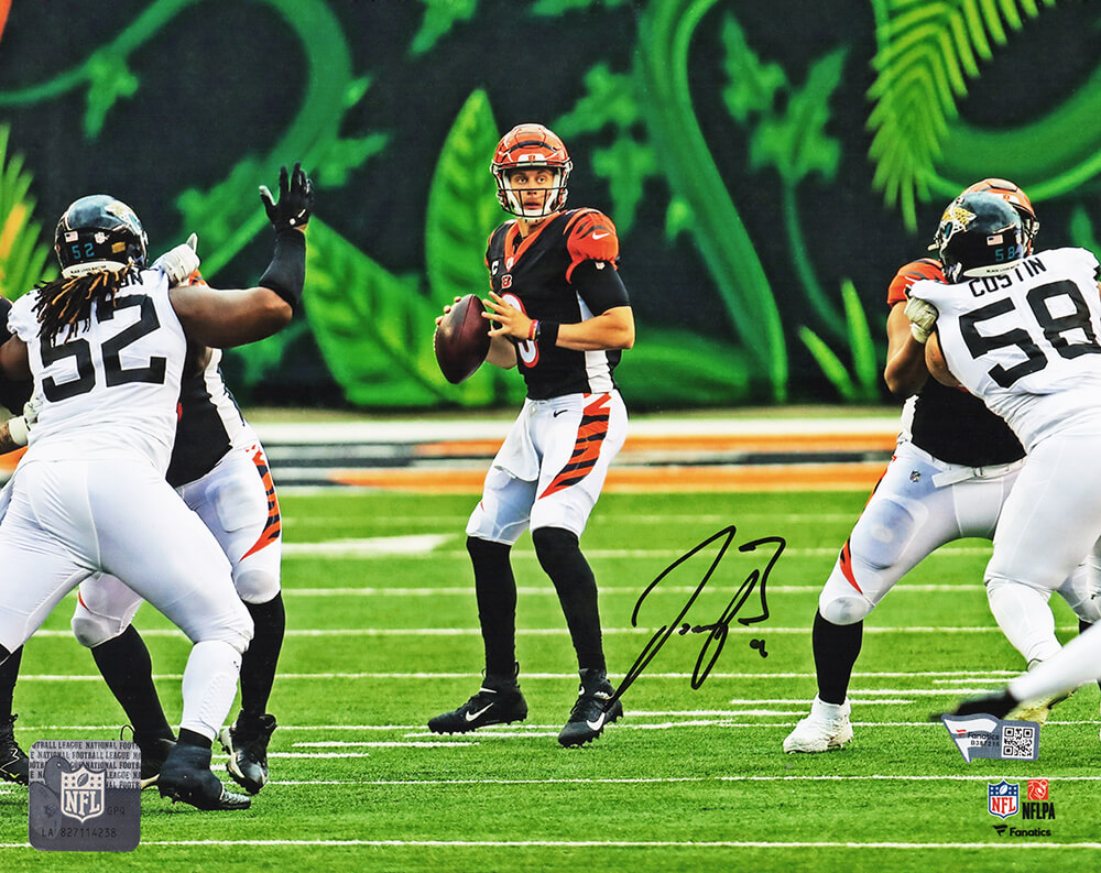 JOE BURROW CINCINNATI BENGALS 8X10 SPORTS ACTION PHOTO (OO)