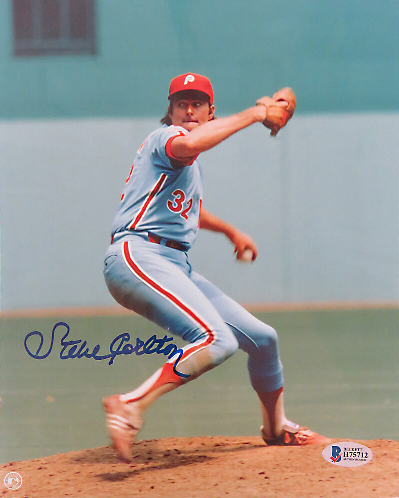 Steve Carlton Signed Philadelphia Phillies Pitching Action 8×10 Photo  (Beckett) – Schwartz Sports Memorabilia