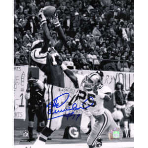 Harold Carmichael Signed Philadelphia Eagles Catching Football B&W 8x10 Photo