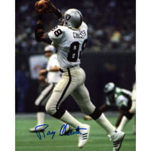 Raymond Chester Signed Raiders Catching Action 8×10 Photo
