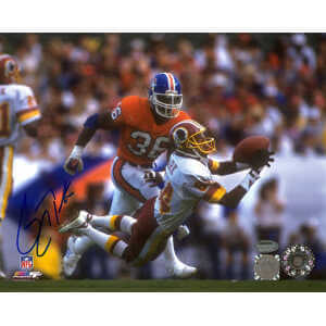 Gary Clark Signed Washington Football Team White Jersey Catch 8x10 Photo (In Blue)