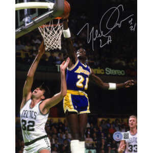 Michael Cooper Signed Lakers Dunk vs Celtics 8×10 Photo w/LA – (Beckett)