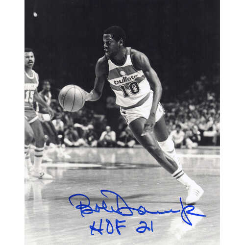 Bob Dandridge Signed Bullets Dribbling B&W 8×10 Photo w/HOF'21