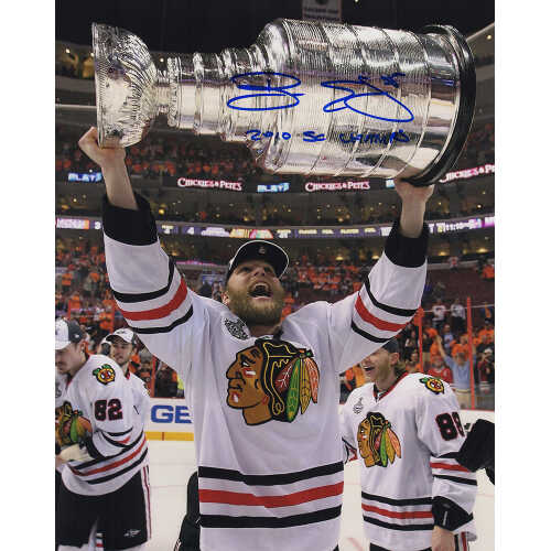 Ben Eager Signed Blackhawks 2010 Stanley Cup Trophy 8x10 Photo w/2010 SC Champs