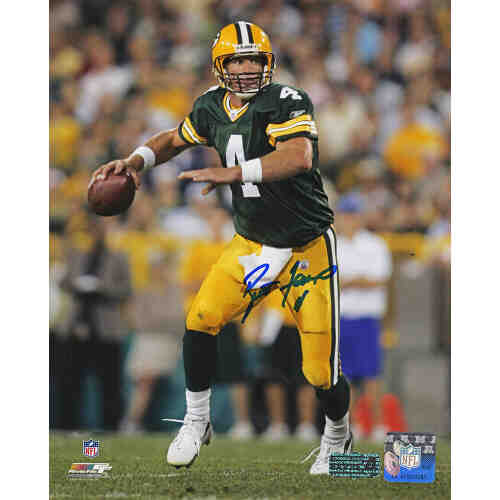 Brett Favre Signed Green Bay Packers Green Jersey Ball In Hand Passing 8x10 Photo