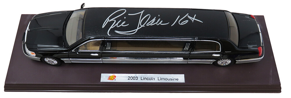 Ric Flair Signed Black 1:28 Scale 2003 Lincoln Limousine With Base w ...