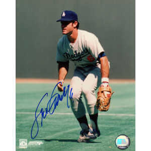 Steve Garvey Signed Los Angeles Dodgers Fielding 8x10 Photo