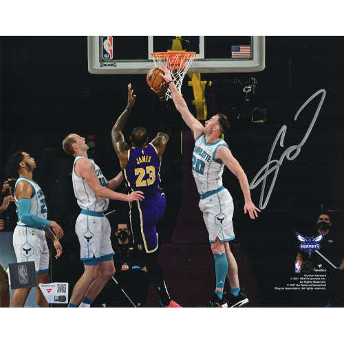 Gordon Hayward Signed Charlotte Hornets Block On Lebron James 8x10 Photo - (Fanatics)