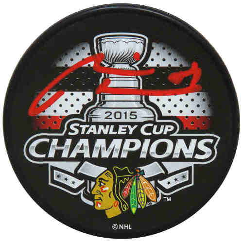 Marian Hossa Signed Blackhawks 2015 Stanley Cup Champs Logo Hockey Puck  (Red Ink)