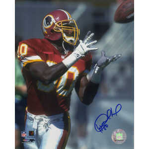 Desmond Howard Signed Washington Football Team Red Jersey Catching Football 8x10 Photo