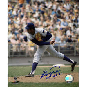 Fergie Jenkins Signed Chicago Cubs Pitching 8x10 Photo w/CY NL 71