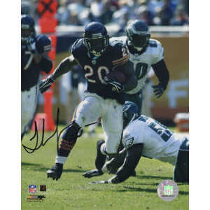 Thomas Jones Signed Chicago Bears Navy Jersey Action vs Eagles 8x10 Photo