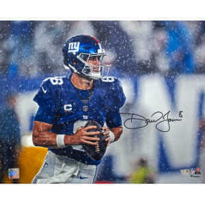 Daniel Jones Signed New York Giants Snow 16×20 Photo – (Fanatics)