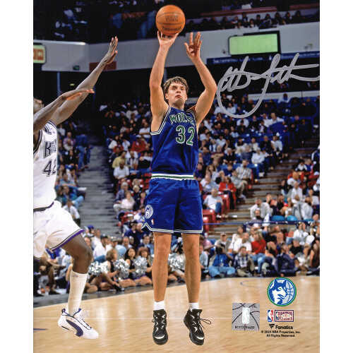 Christian Laettner signed Minnesota Timberwolves Blue Jersey Shooting 8x10 Photo