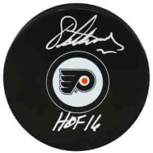 Eric Lindros Signed Philadelphia Flyers Logo Hockey Puck w/HOF'16