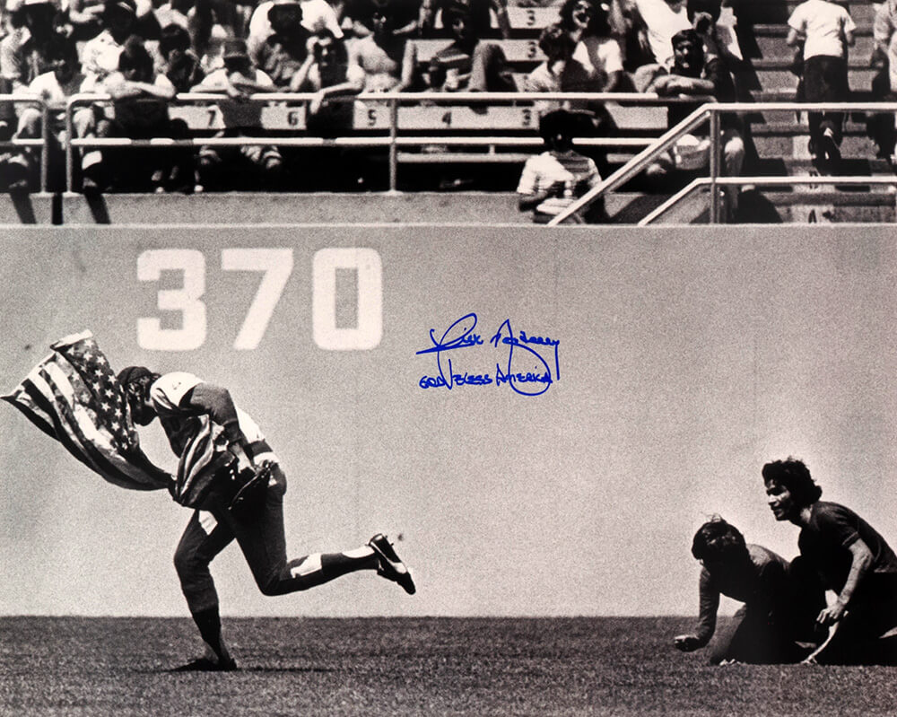 Rick Monday Signed Chicago Cubs B&W American Flag On Field 16x20 Photo w/God Bless America