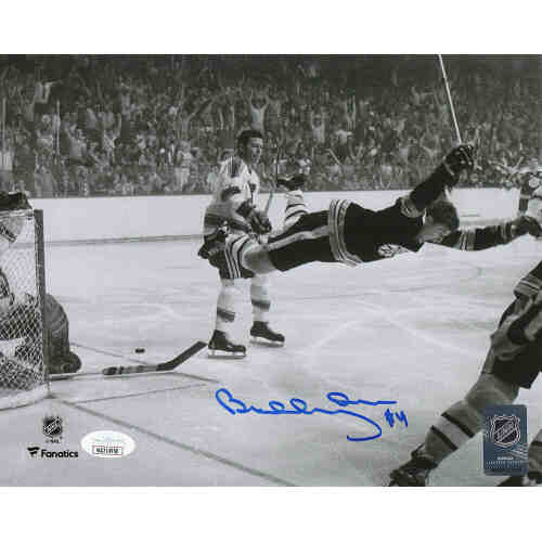 Bobby Orr Signed Boston Bruins Flying Goal B&W 8x10 Photo - (JSA)