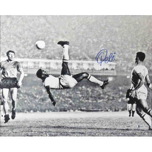 Pele Signed Brazil Soccer B&W Bicycle Kick 16x20 Photo (Beckett)