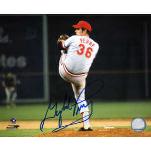 Gaylord Perry Signed Cleveland Indians Pitching 8x10 Photo