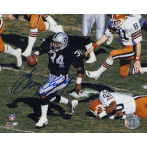 Greg Pruitt Signed Raiders Black Jersey Action vs. Browns 8x10 Photo