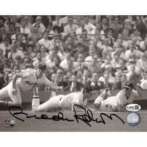 Brooks Robinson Signed Baltimore Orioles Triple Diving Image B&W 8x10 Photo - (JSA)
